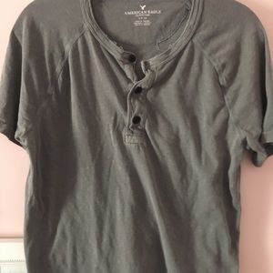 American Eagle distressed gray men’s Henley shirt